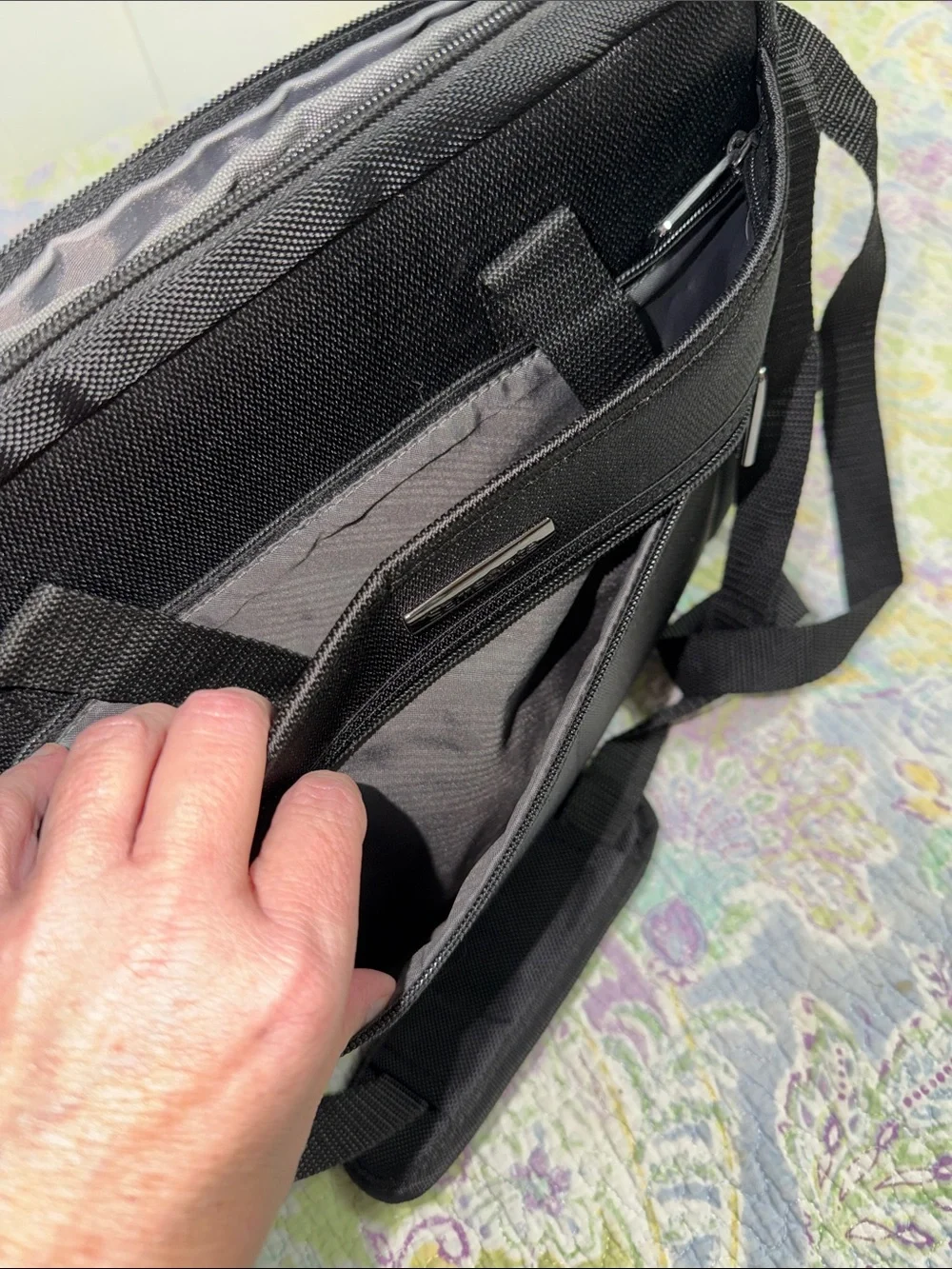 SAMSONITE Black Tablet case/Bag SIX POCKETS padded adjustable shoulder strap